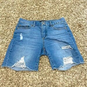 I am selling some jean shorts. They are brand new, but they do not have any tags
